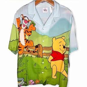 NEW Disney Winnie the Pooh Men’s Button-down Short Sleeve Shirt (NWT)